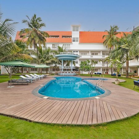 White Wharf Beach Resort Morjim Goa ภายนอก รูปภาพ