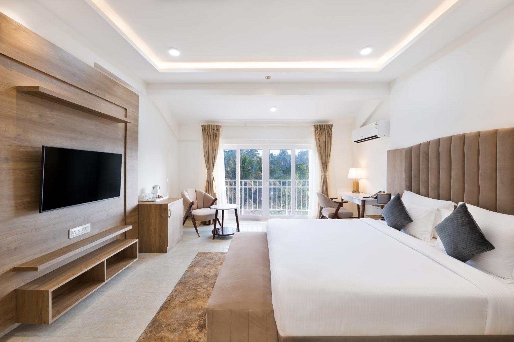 White Wharf Beach Resort Morjim Goa ภายนอก รูปภาพ
