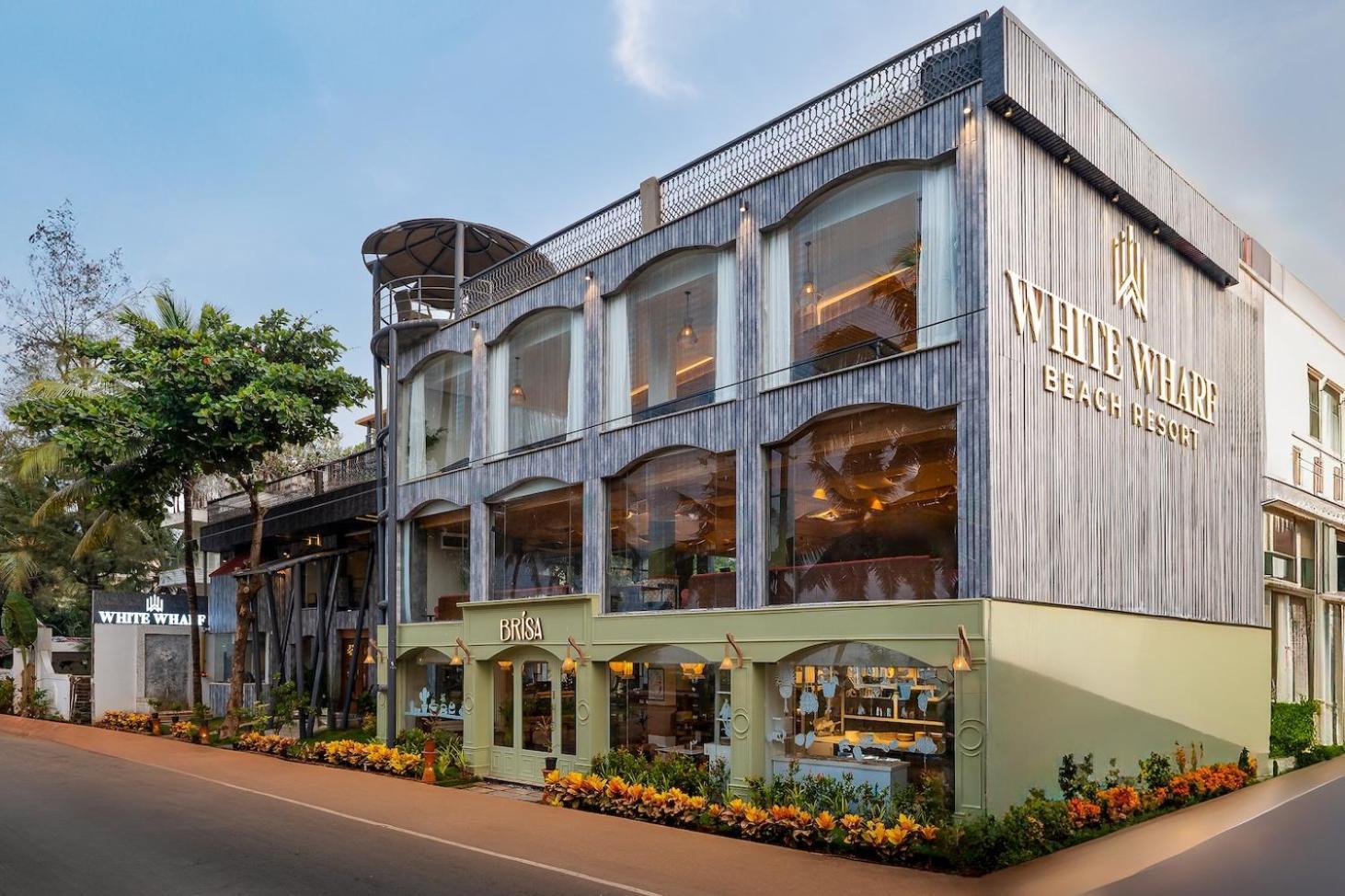 White Wharf Beach Resort Morjim Goa ภายนอก รูปภาพ